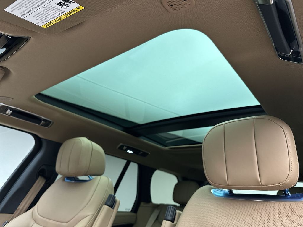 Thumbnail: 2023 Land Rover Range Rover - 14