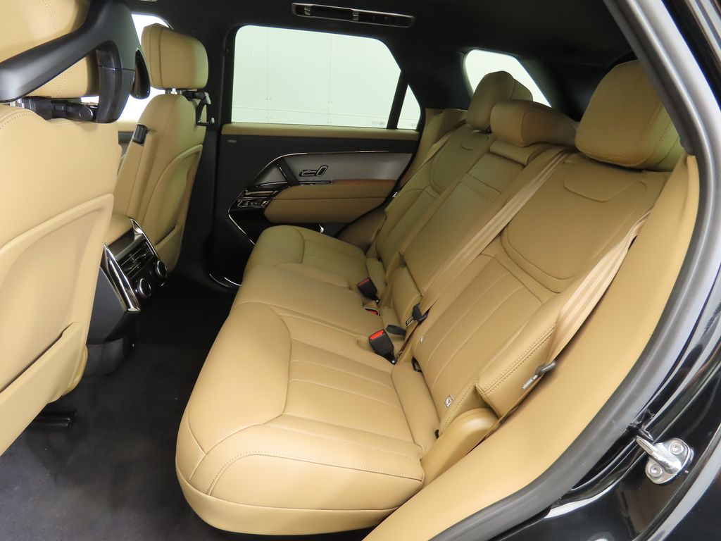 Thumbnail: 2025 Land Rover Range Rover Sport - 20