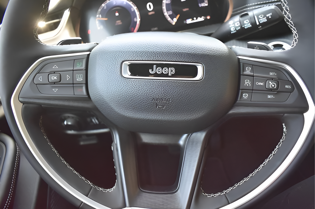 New Car 2025 Jeep Grand Cherokee L  Laredo For Sale In Austin, Texas