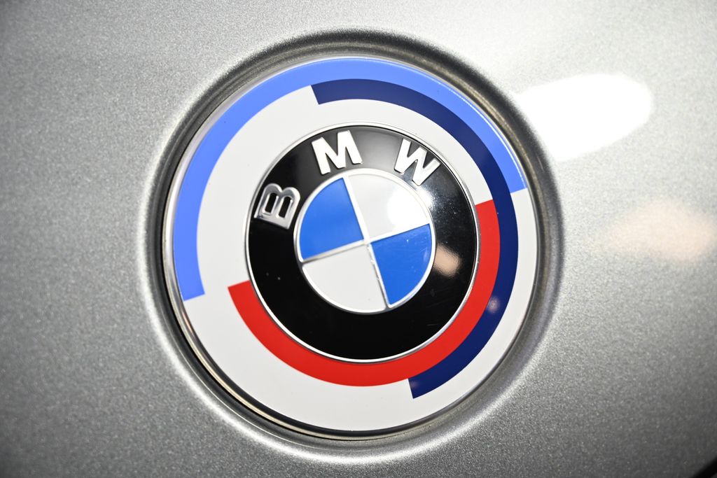 Thumbnail: 2023 BMW M8 - 21