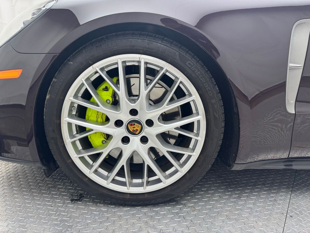 2022 Porsche Panamera 4 10