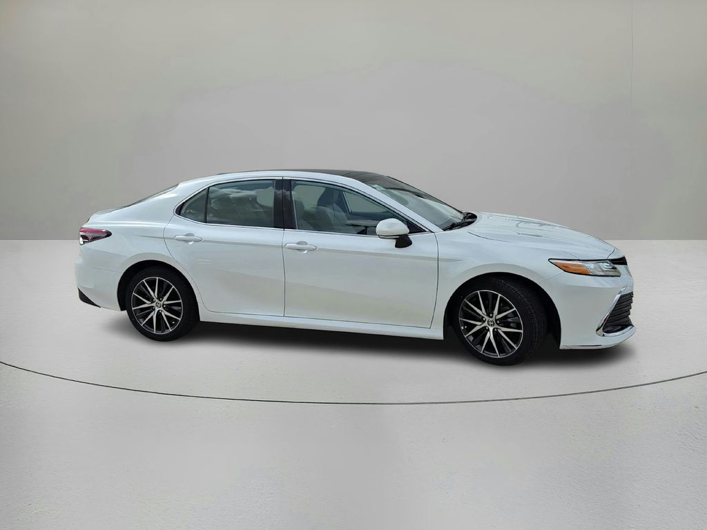 2022 Toyota Camry XLE - 6