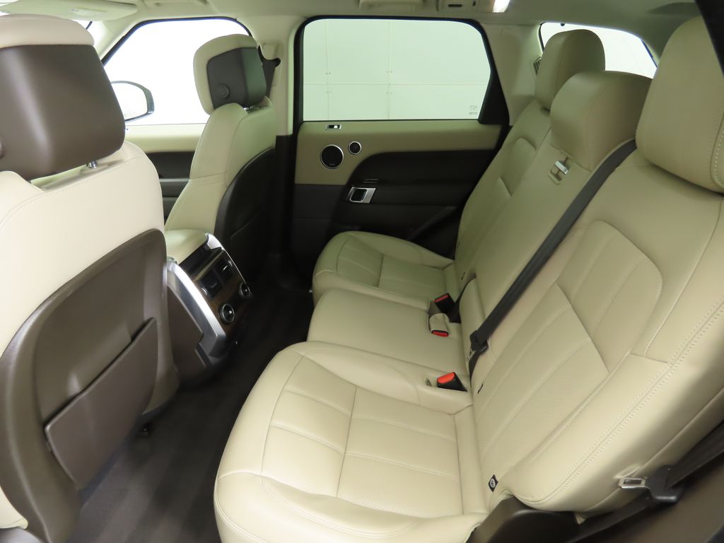 Thumbnail: 2022 Land Rover Range Rover Sport - 22