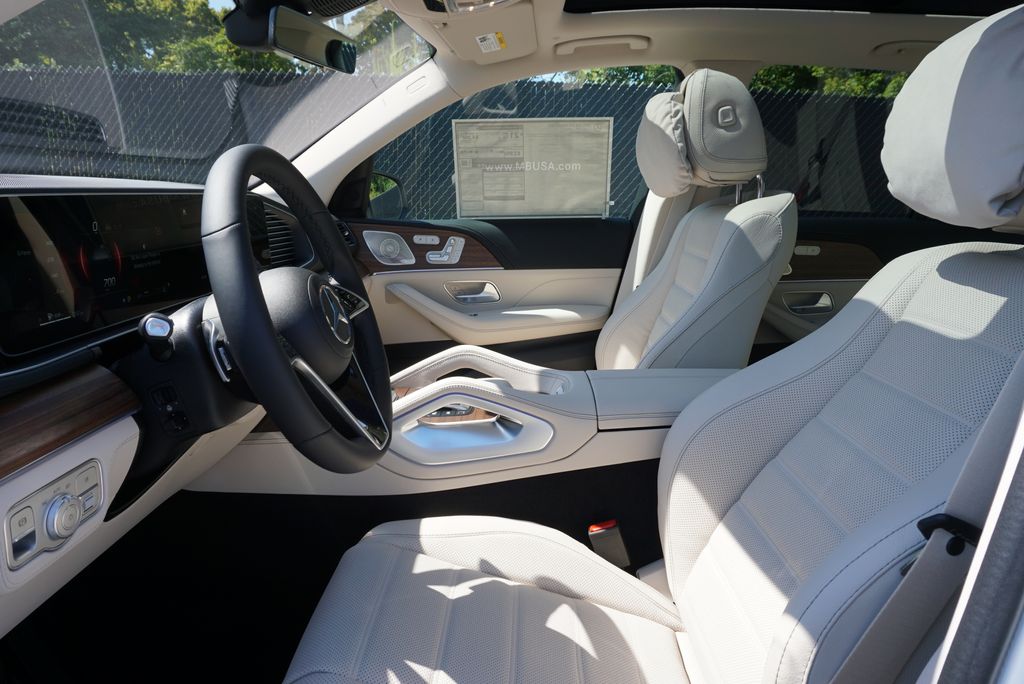 Thumbnail: 2026 Mercedes-Benz GLE - 26