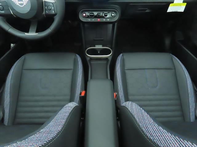 Thumbnail: 2026 MINI Cooper - 18