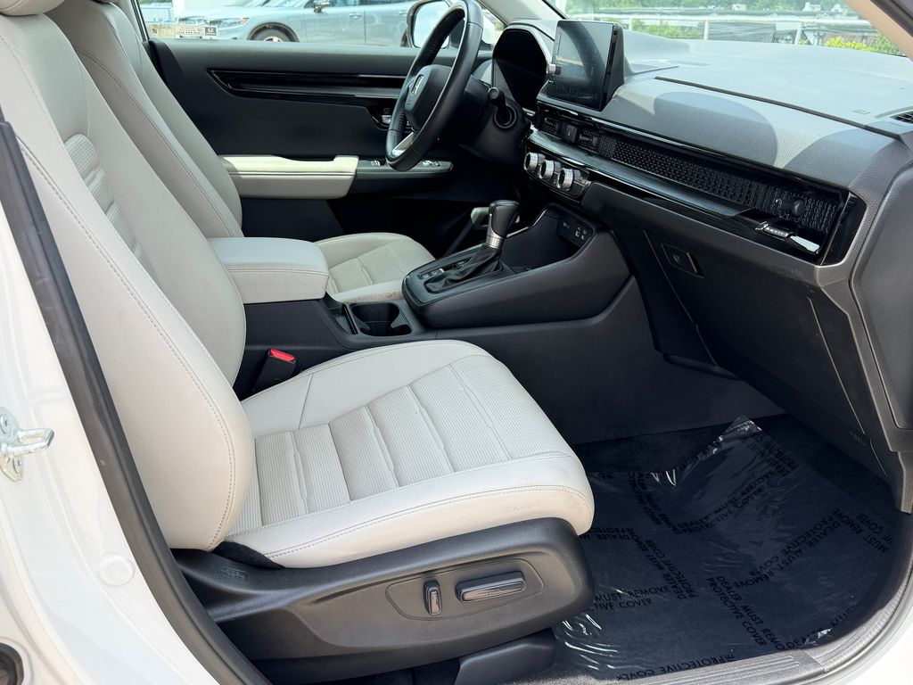 2025 Honda CR-V LX - Photo 12