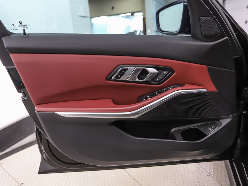 Thumbnail: 2023 BMW 3 Series - 9