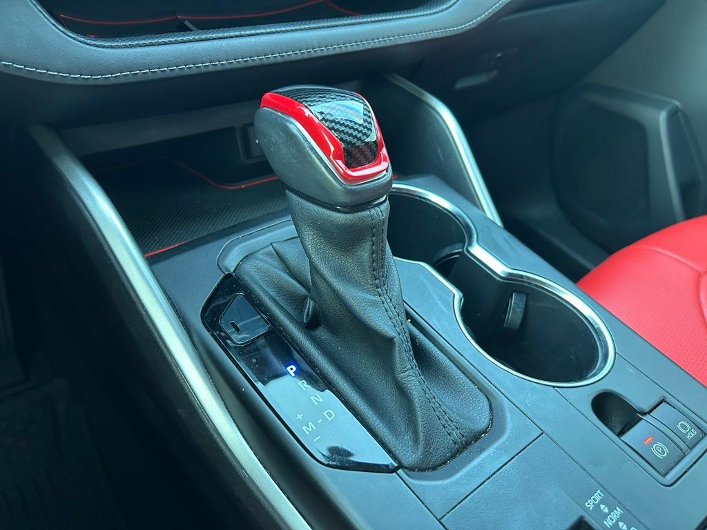 Thumbnail: 2021 Toyota Highlander - 27