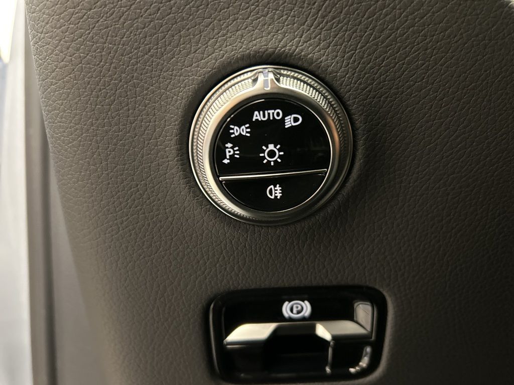 Thumbnail: 2026 Mercedes-Benz GLC - 21