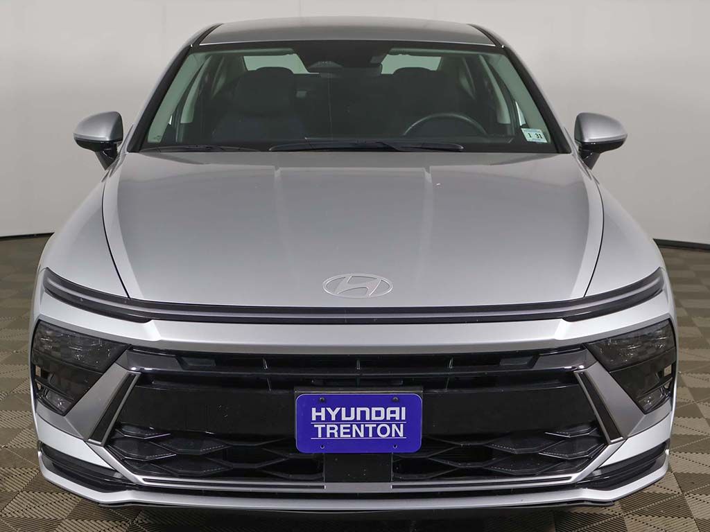 Certified Used 2025 Silver Hyundai SEL image 10