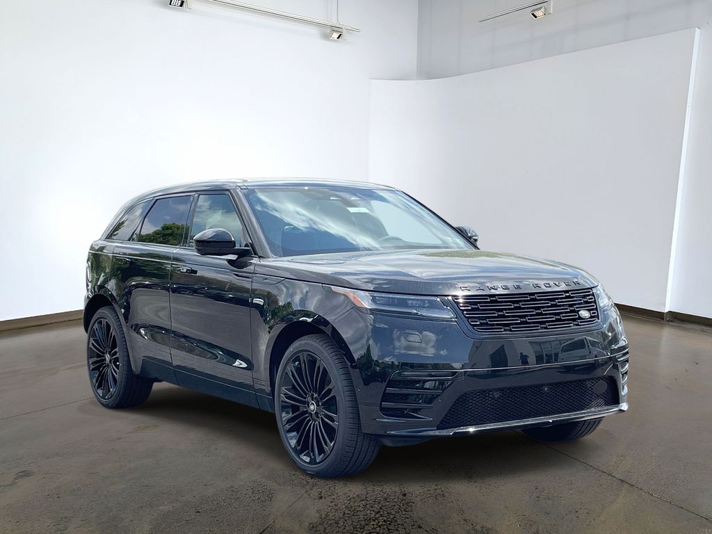 New 2026 Black Land Rover Dynamic SE image 3
