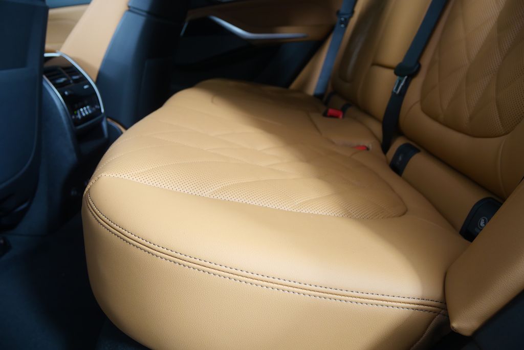 Thumbnail: 2026 BMW X5 - 15