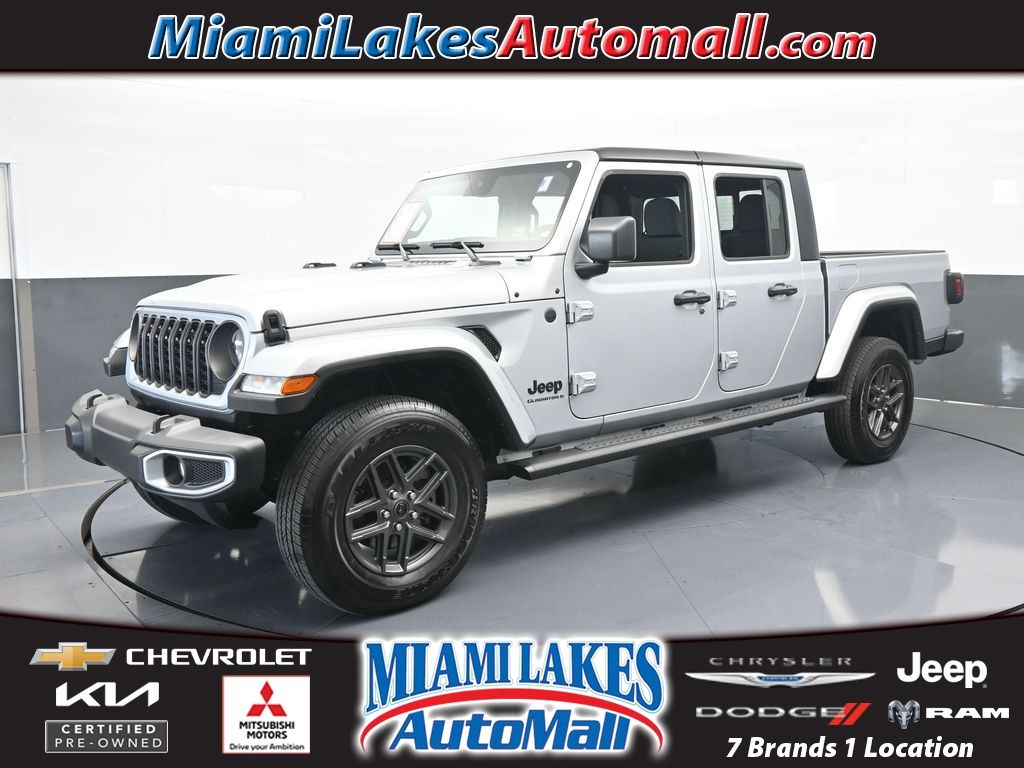 2024 Jeep Gladiator Sport S's photo