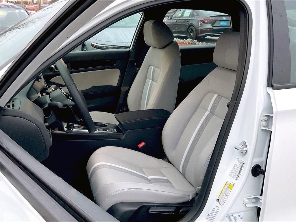 2025 Honda Civic Hybrid — photo 11