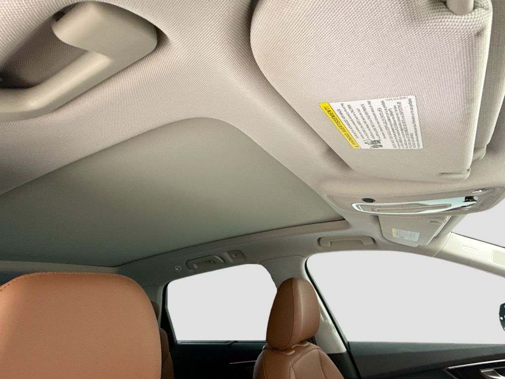 Thumbnail: 2023 Audi Q7 - 17