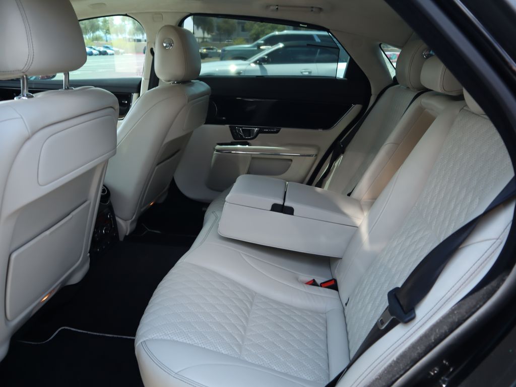 2017 Jaguar XJ XJL Portfolio 11