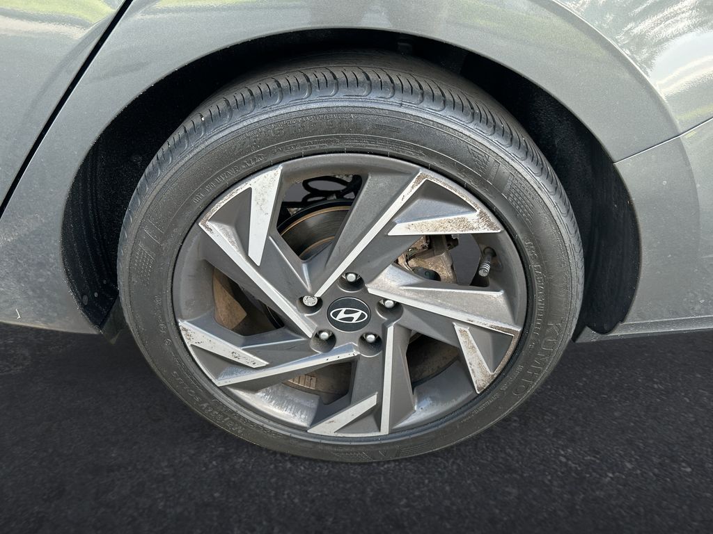 Thumbnail: 2024 Hyundai Elantra - 10
