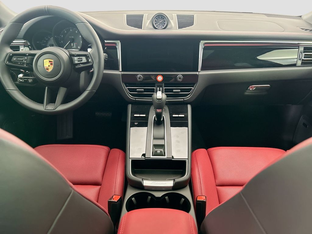 Thumbnail: 2026 Porsche Macan - 15
