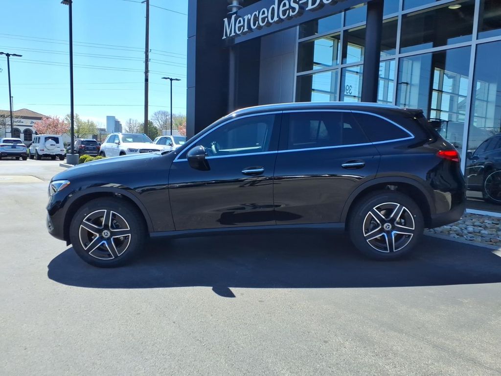 New 2026 Black Mercedes-Benz GLC 300 image 3
