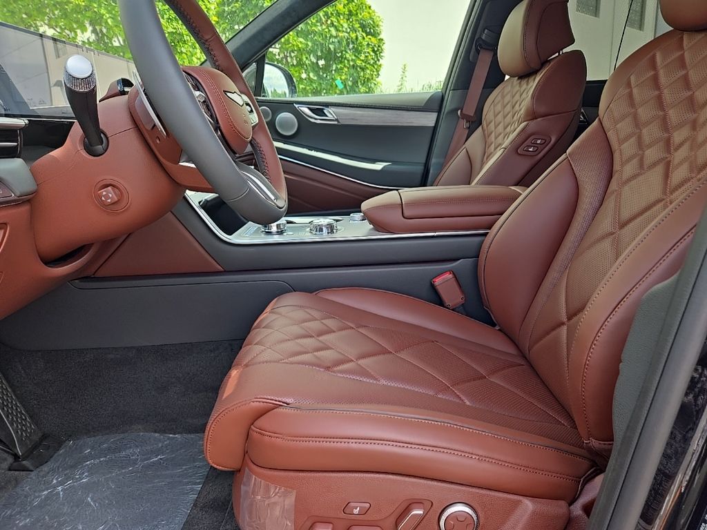 Thumbnail: 2025 Genesis GV80 - 17