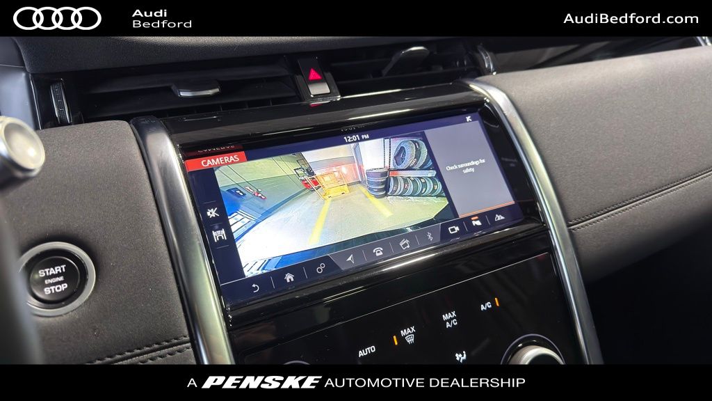 Thumbnail: 2020 Land Rover Discovery Sport - 16