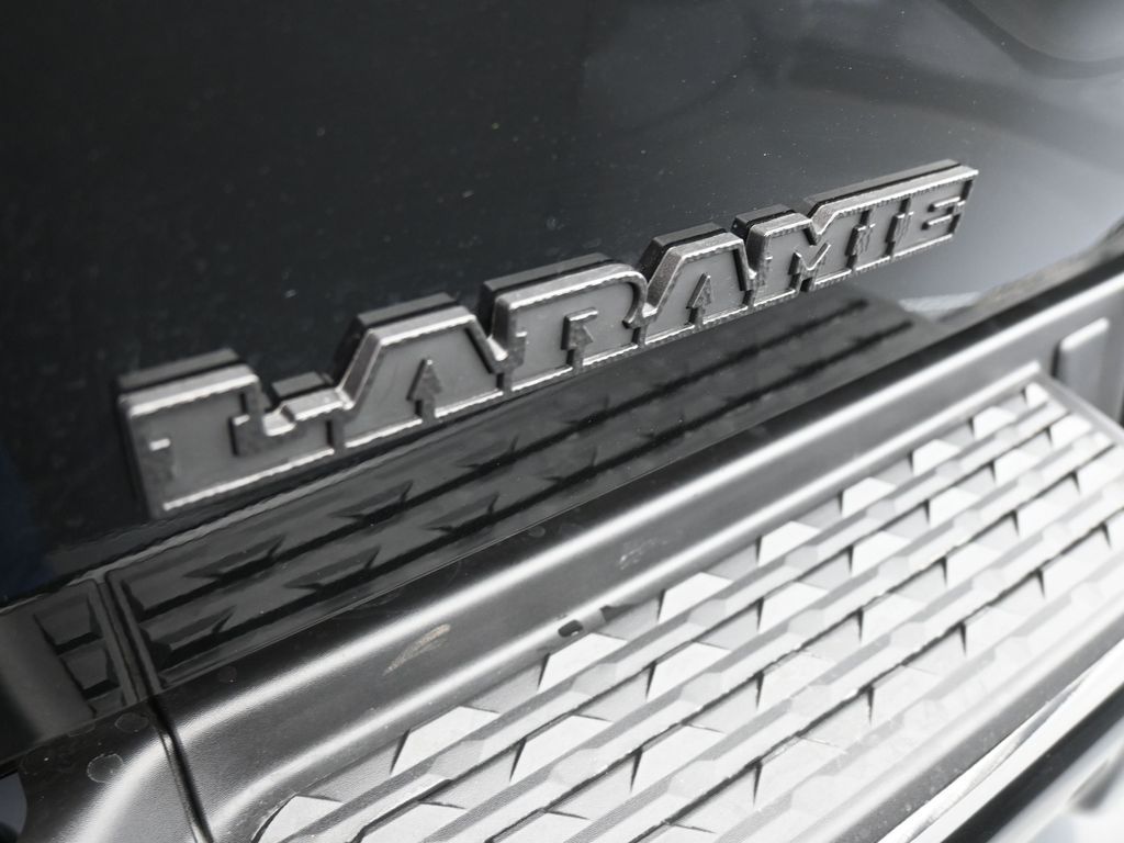 New 2026 Diamond Black Crystal Pearlcoat Ram Laramie image 44