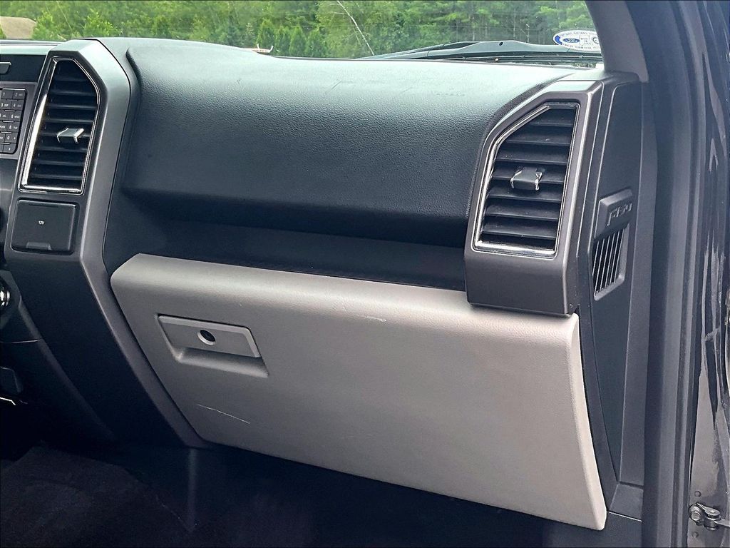2015 Ford F-150 — photo 13