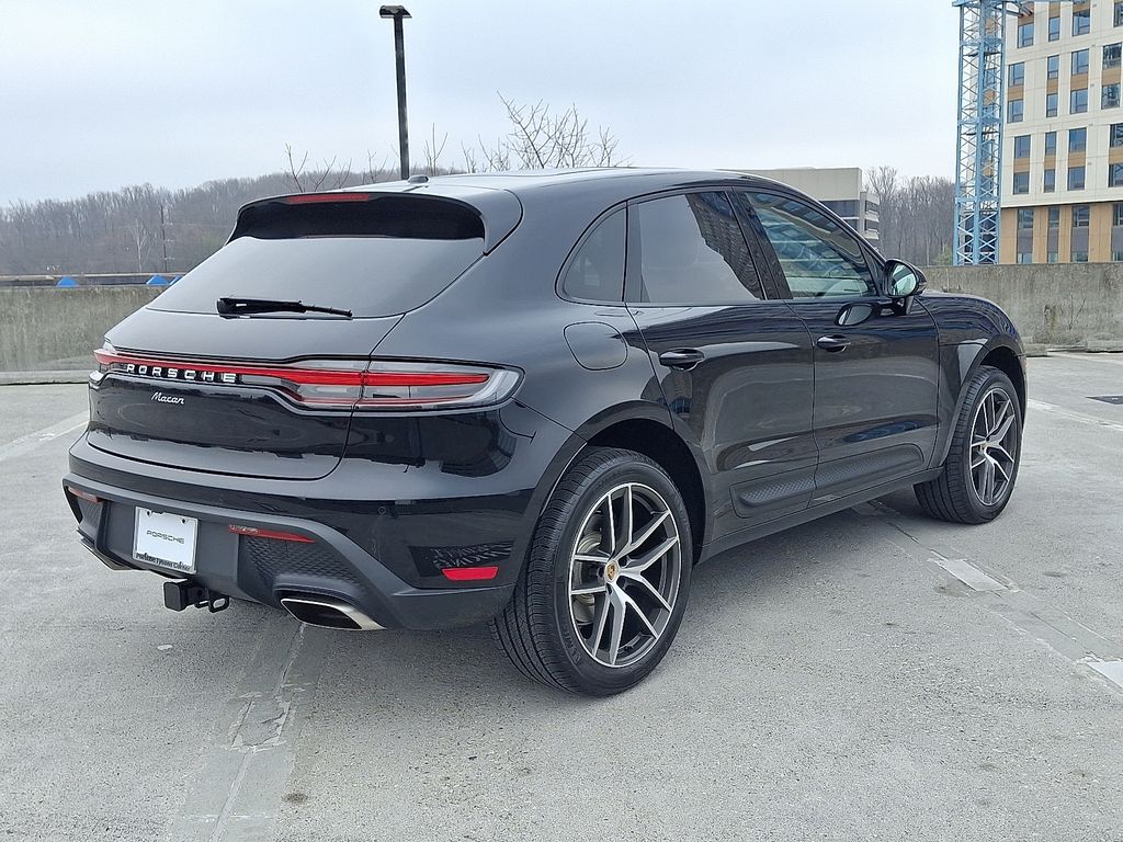 Thumbnail: 2026 Porsche Macan - 8
