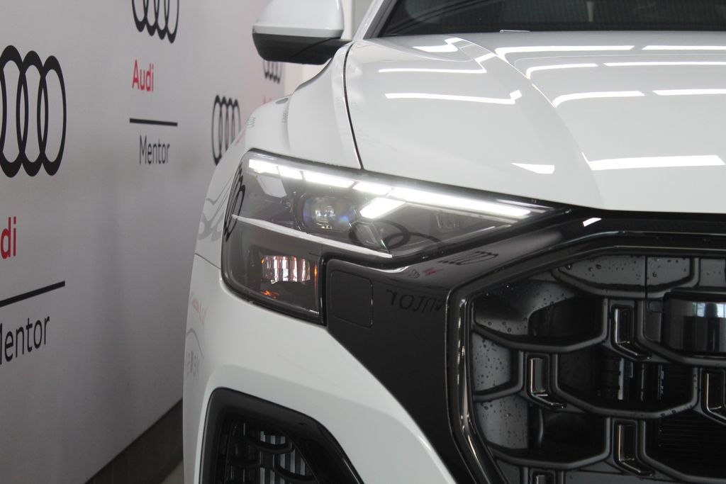 Thumbnail: 2026 Audi Q8 - 10