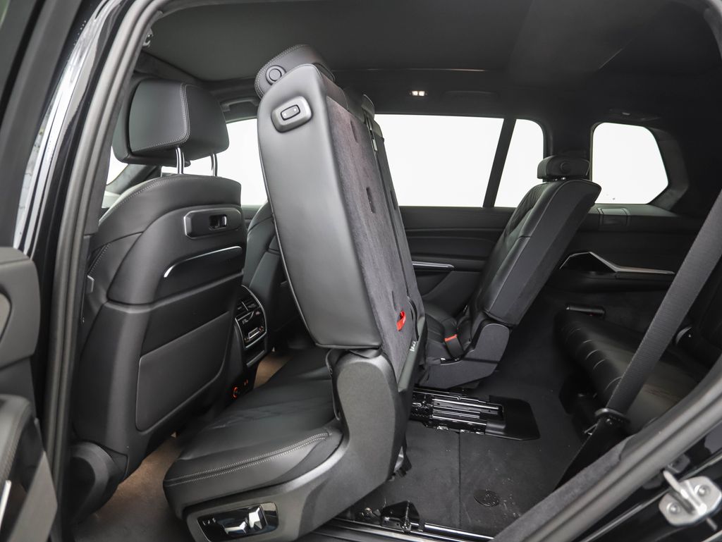 Thumbnail: 2026 BMW X7 - 26