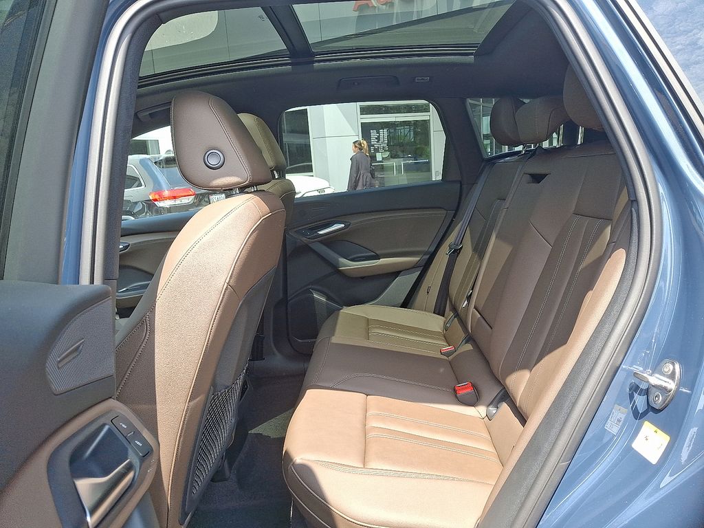 2025 Audi e-tron Premium 7