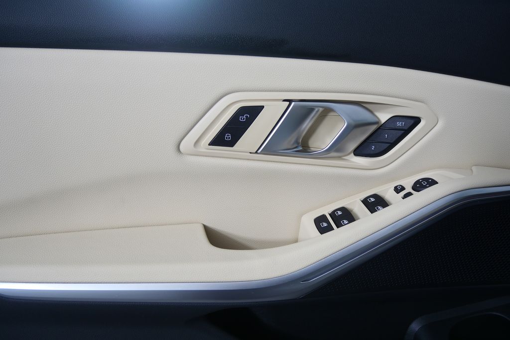 Thumbnail: 2026 BMW 3 Series - 9