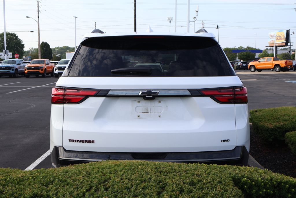 Thumbnail: 2023 Chevrolet Traverse - 10