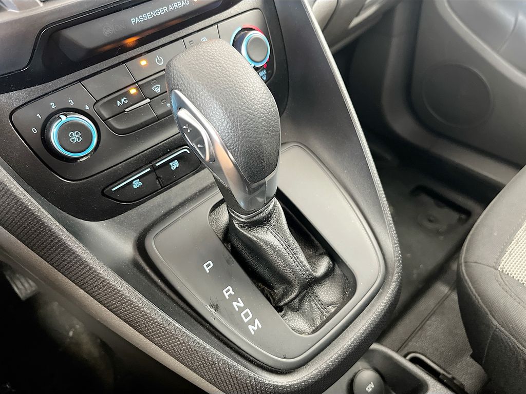 Used 2022 White Ford XL image 17
