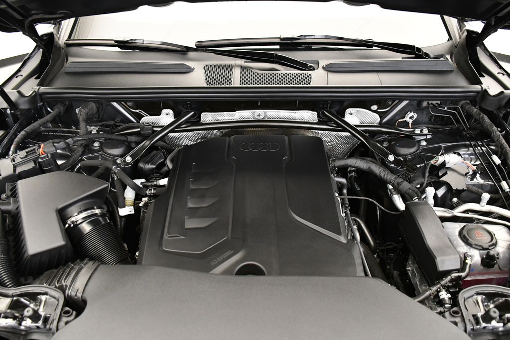 Thumbnail: 2025 Audi Q5 - 11