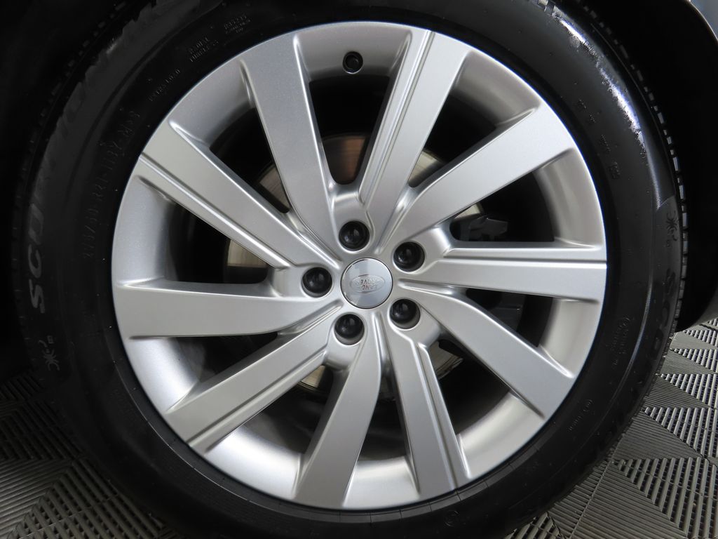 Thumbnail: 2023 Land Rover Range Rover - 31