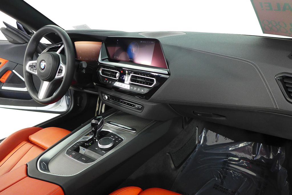 Thumbnail: 2022 BMW Z4 - 17