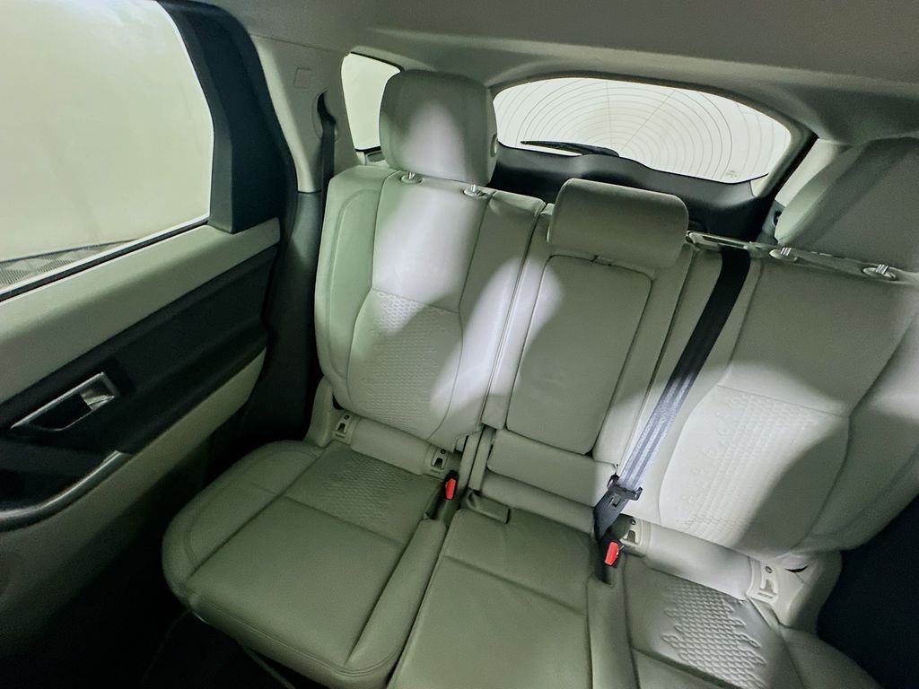 Used 2018 Black Land Rover SE image 12