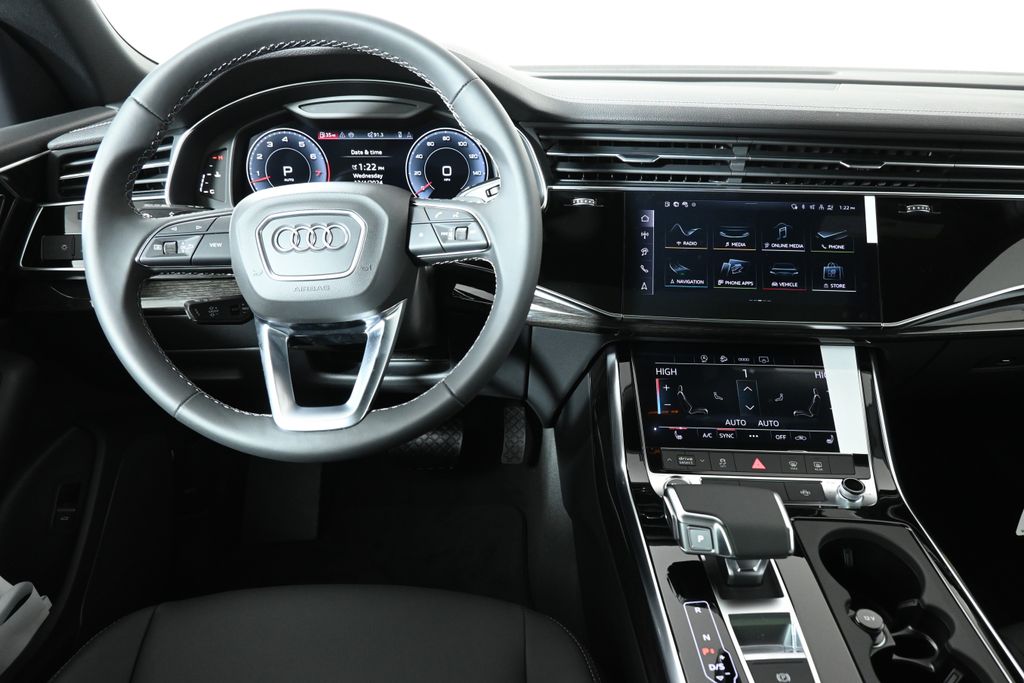 2025 Audi Q8  4