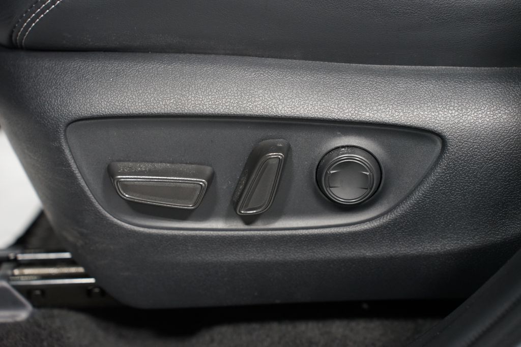 Thumbnail: 2024 Toyota RAV4 - 32