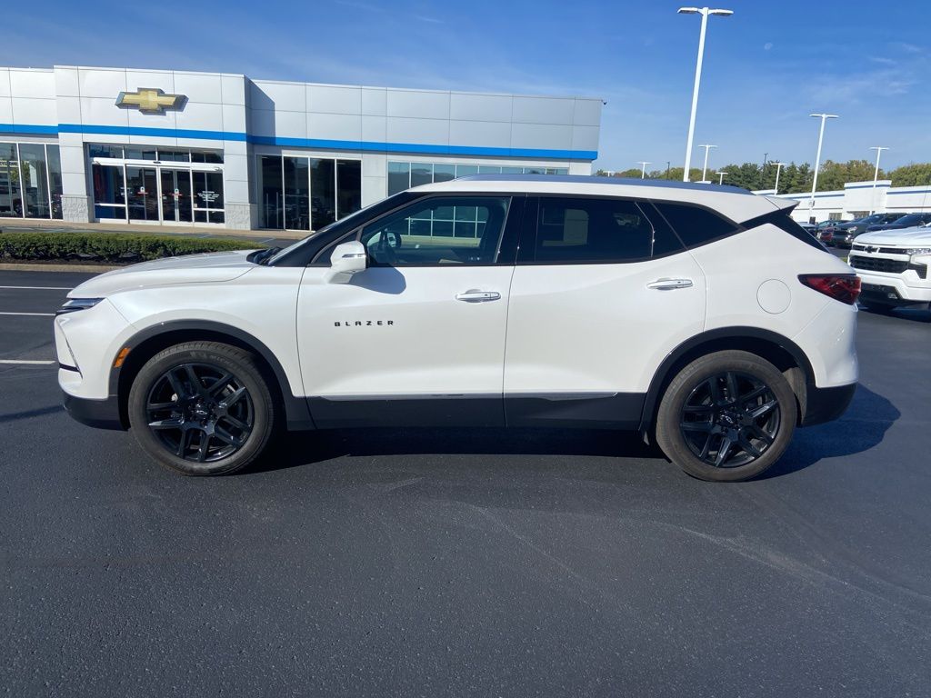 Thumbnail: 2023 Chevrolet Blazer - 2