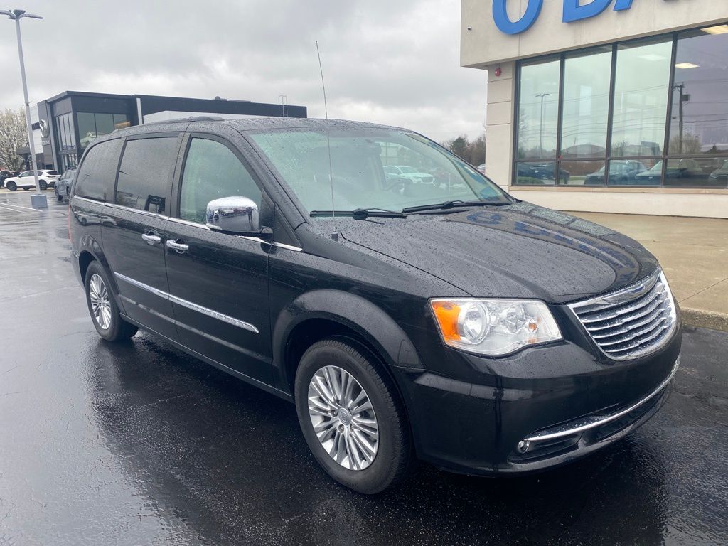 Brilliant Black Crystal Pearlcoat 2015 Chrysler Town & Country Touring-L FWD Minivan Front-Wheel Drive 6-Speed Automatic