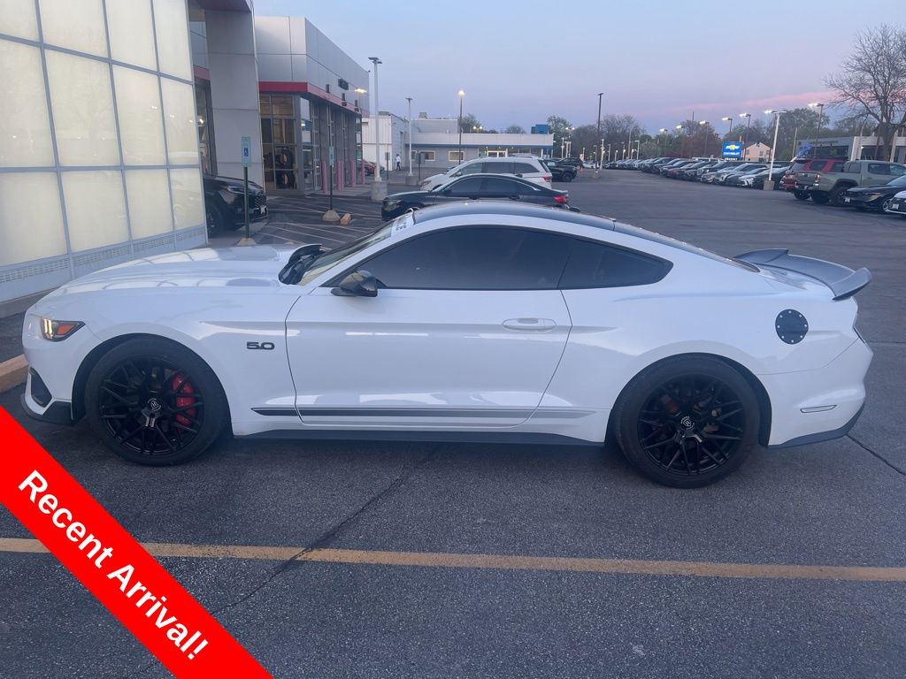 2017 Ford Mustang GT Coupe's photo