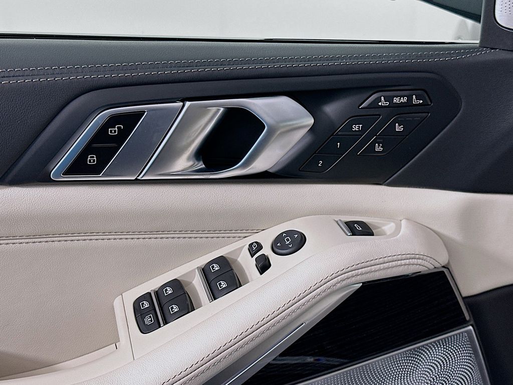 Thumbnail: 2026 BMW X7 - 20