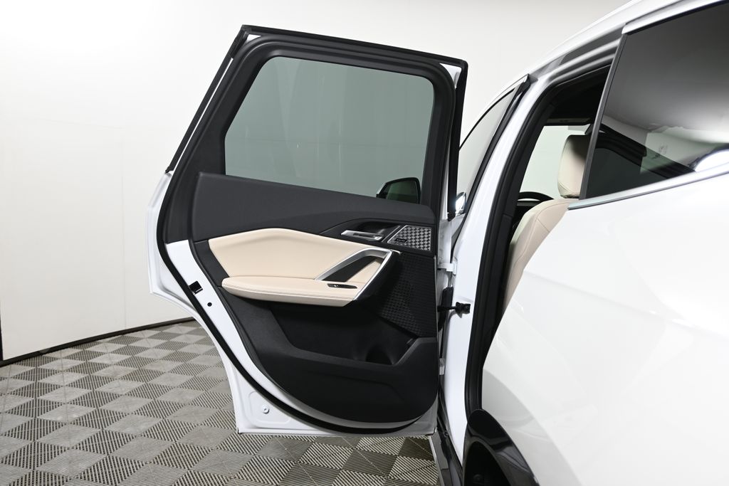 Thumbnail: 2025 BMW X1 - 31