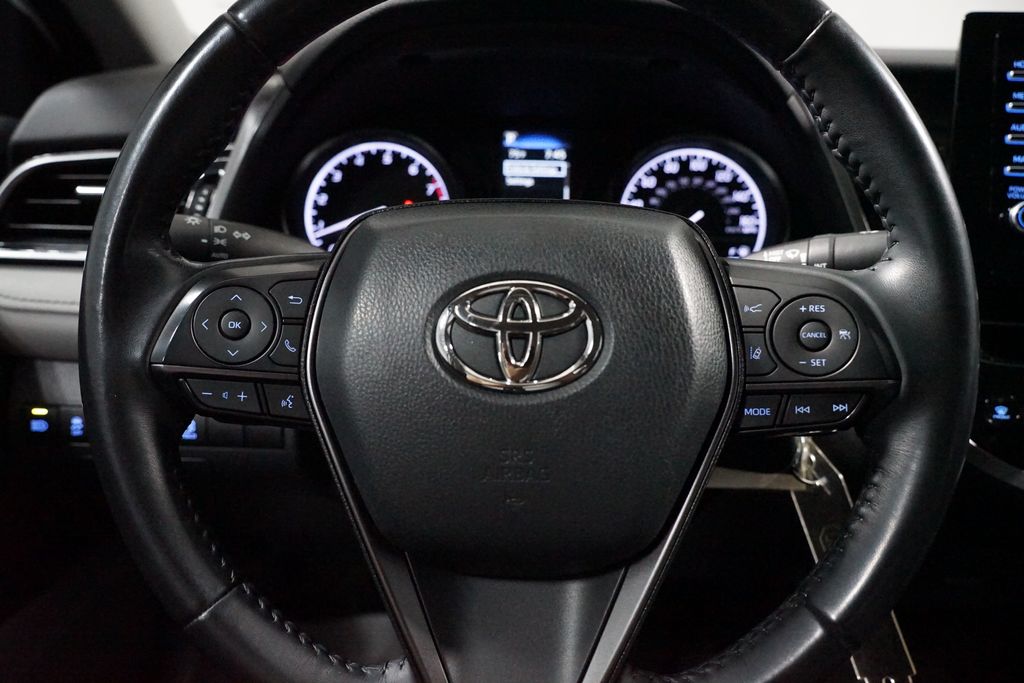 Thumbnail: 2022 Toyota Camry - 12