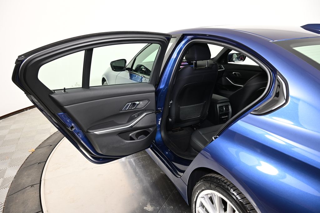 Thumbnail: 2023 BMW 3 Series - 23