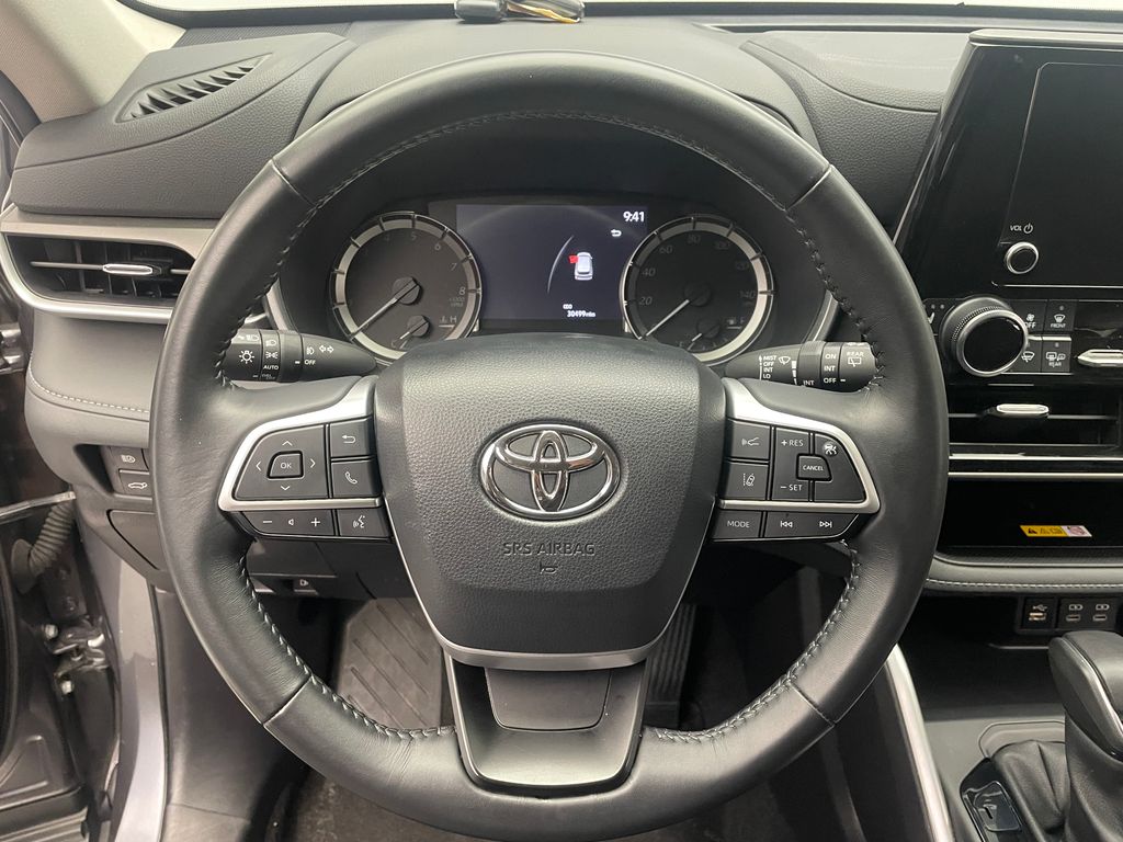 2024 Toyota Highlander XLE 21