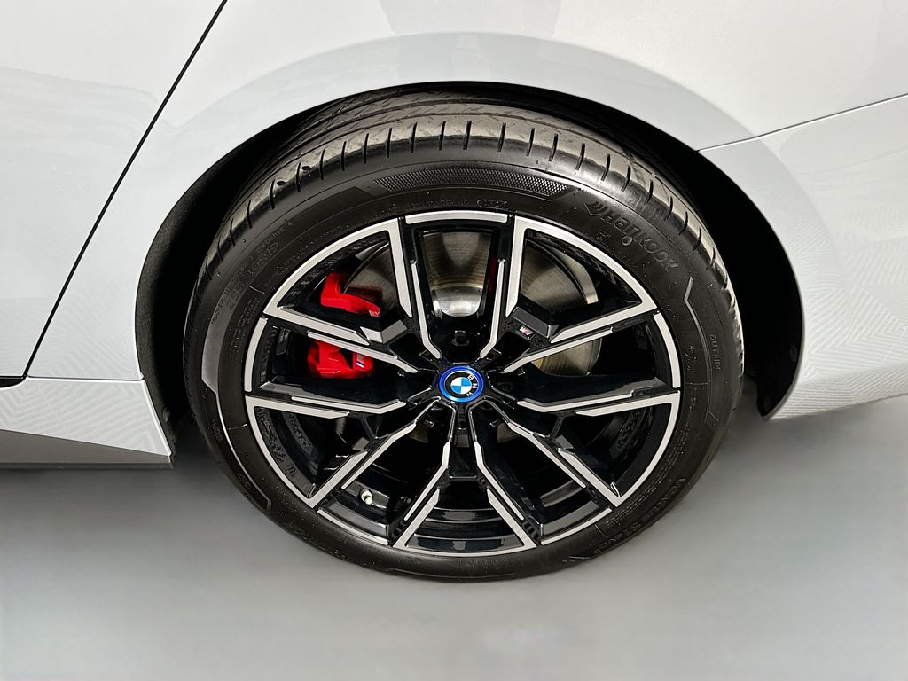 Thumbnail: 2024 BMW i4 - 31