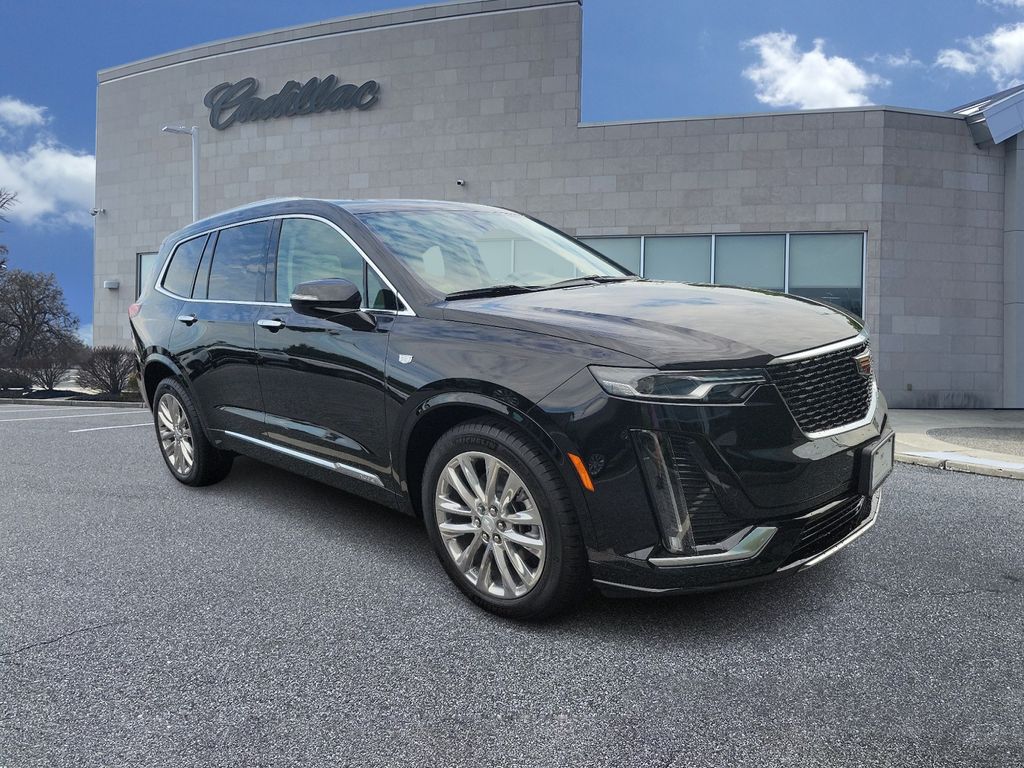 2025 Cadillac XT6 Premium Luxury 2